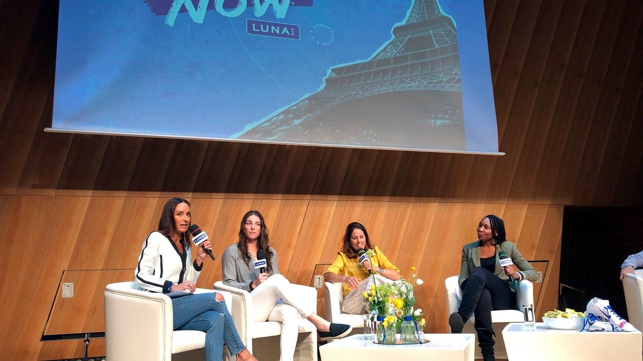 Cross-sports push at World Cup for gender pay equality